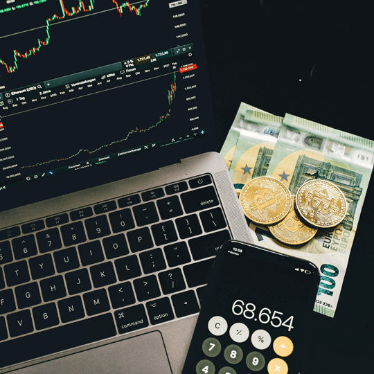 Noct Zarvia - Echipa de experți în criptomonede