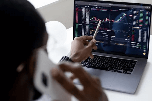 Noct Zarvia comunitate și sprijin